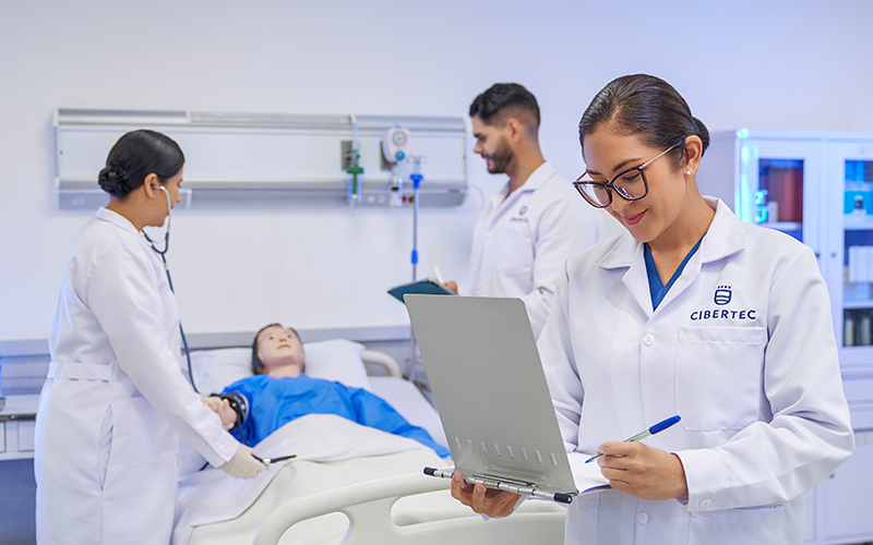 Diferencia entre enfermero y técnico en enfermería